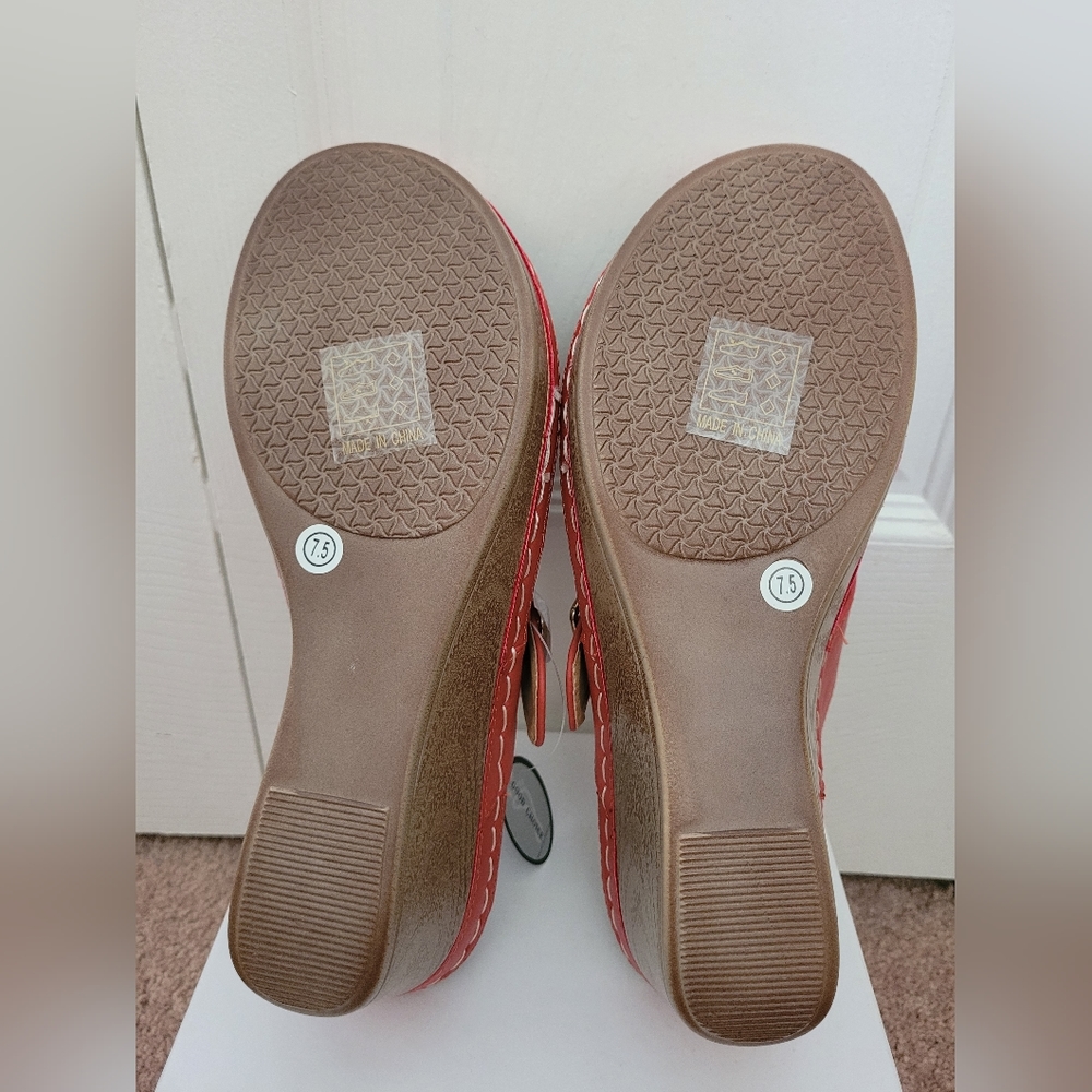 Good Choice Wedge Sandals 7.5 - Picture 6 of 13